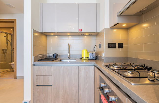 Beautiful Cityscape Views From This Urban Retreat - Photo 10