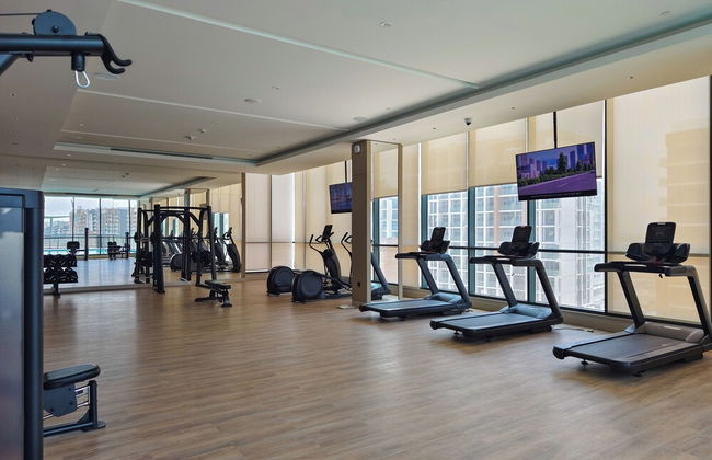 Beautiful Cityscape Views From This Urban Retreat - Photo 34