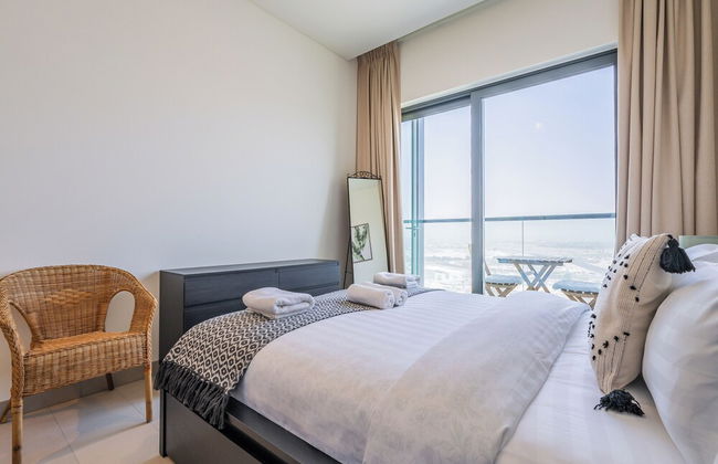 Beautiful Cityscape Views From This Urban Retreat - Photo 6