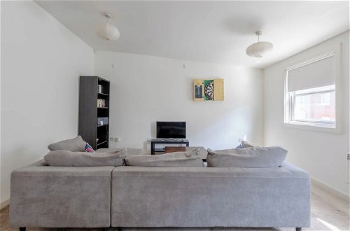 Photo 12 - Contemporary 2BD Flat - 2 Mins to Clapham Common