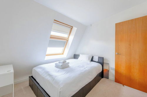 Photo 4 - Contemporary 2BD Flat - 2 Mins to Clapham Common