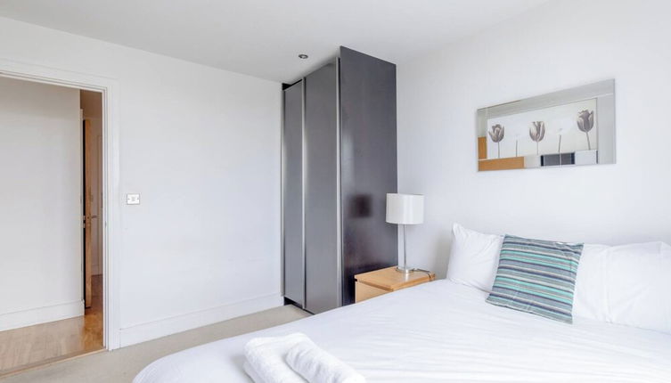 Photo 1 - Sleek & Sunny 1BD Flat Near Greenwhich - Deptford