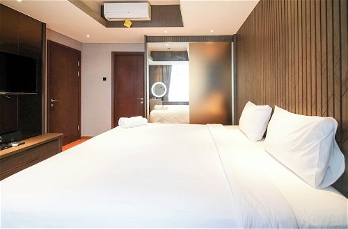 Photo 5 - Modern And Cozy 2Br At Grand Sungkono Lagoon Apartment