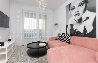 Photo 1 - Trendy Warsaw Apartment by Renters