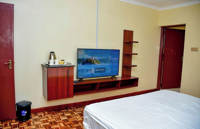 Harleys Executive Suites - Photo 6