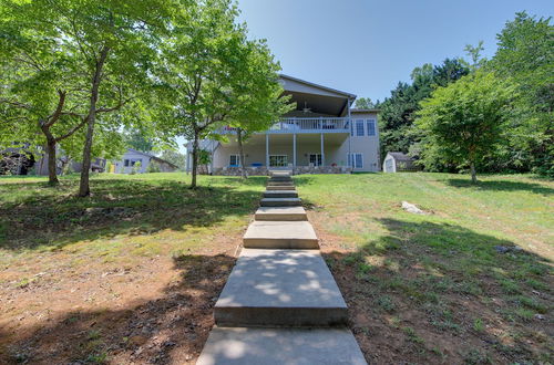 Foto 11 - Lakefront Lafollette Home w/ Private Boat Slip