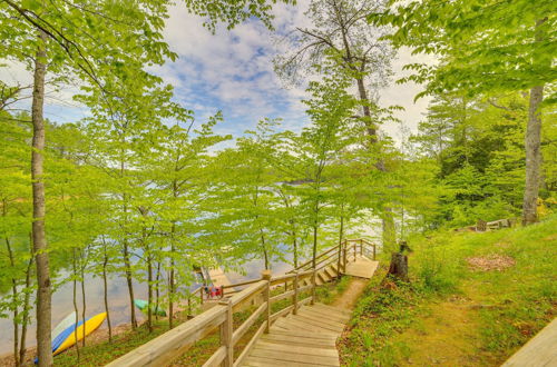 Foto 11 - Lakefront Cabin w/ Dock, Grill, 8 Mi to Munising