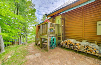 Foto 2 - Lakefront Cabin w/ Dock, Grill, 8 Mi to Munising