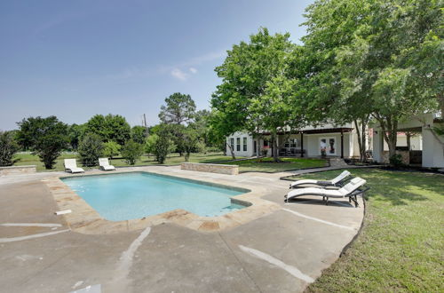 Photo 18 - Spacious Kemp Home w/ Private Pool & Guest House