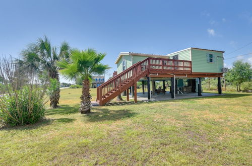 Photo 22 - Sunny Crystal Beach Cottage w/ Deck & Grill