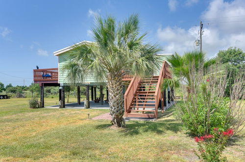 Photo 9 - Sunny Crystal Beach Cottage w/ Deck & Grill