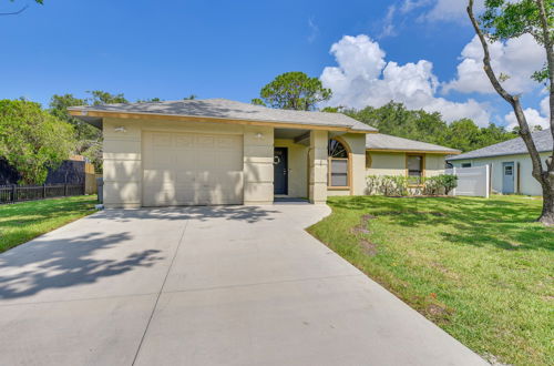 Photo 7 - Bradenton Vacation Rental Home: Patio & Backyard