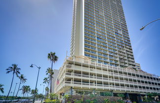 Photo 3 - Vibrant Studio in the Heart of Waikiki