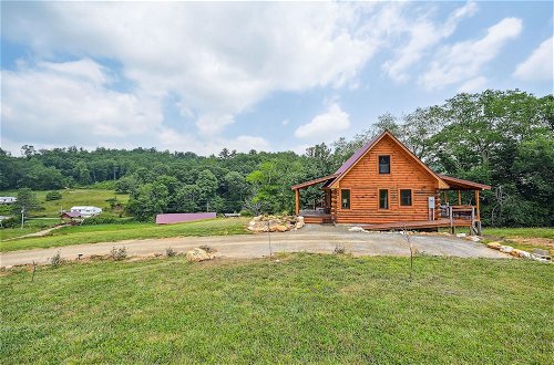 Foto 12 - Modern Willis Cabin Retreat: 24-acre Working Farm