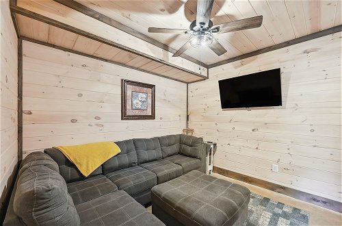 Foto 6 - Modern Willis Cabin Retreat: 24-acre Working Farm