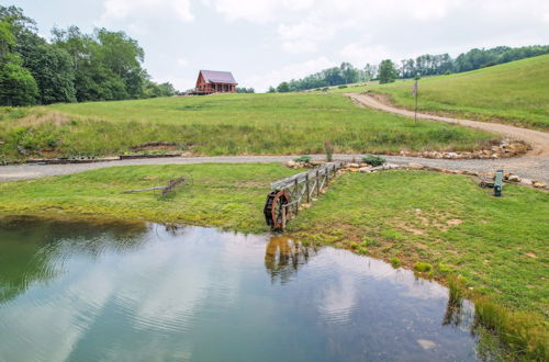 Foto 16 - Modern Willis Cabin Retreat: 24-acre Working Farm