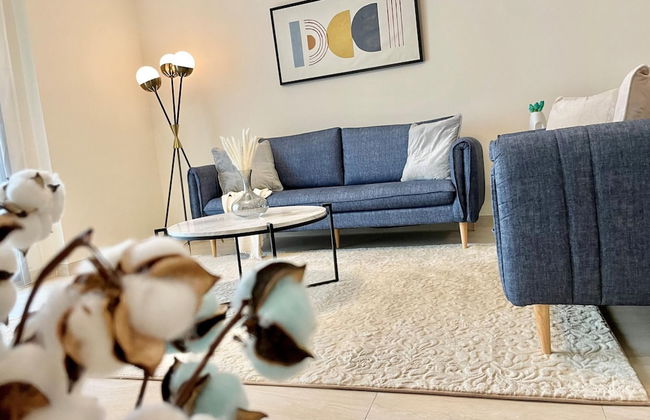 Elite LUX Holiday Homes - Spacious 2BR With Direct Metro Access in Al Furjan Dubai - Foto 1
