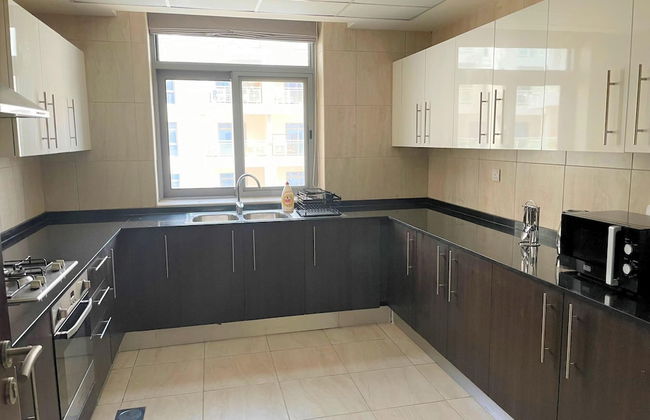 Elite LUX Holiday Homes - Spacious 2BR With Direct Metro Access in Al Furjan Dubai - Foto 9