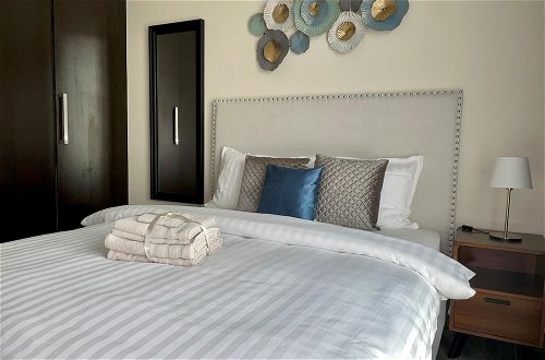 Photo 10 - Elite LUX Holiday Homes - Spacious 2BR With Direct Metro Access in Al Furjan Dubai