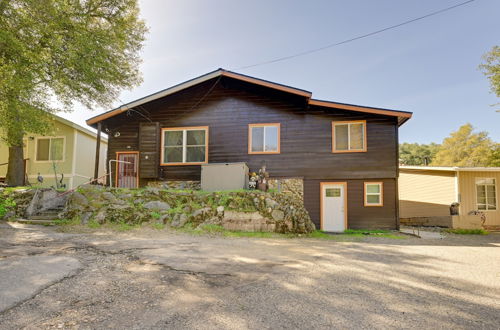 Photo 9 - California Hot Springs Creekside Treehouse Cabin