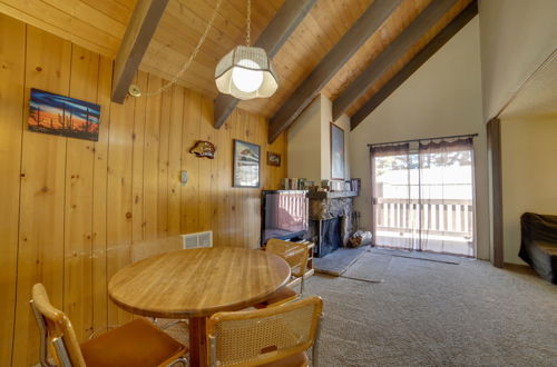 Foto 16 - Mammoth Lakes Condo w/ Fireplace & Mountain Views