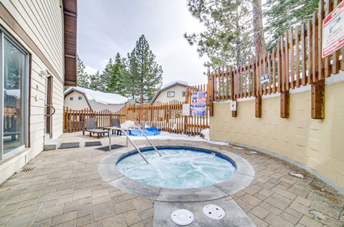 Photo 26 - Mammoth Lakes Condo w/ Fireplace & Mountain Views