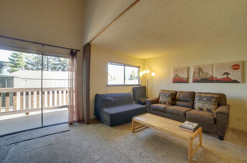 Photo 10 - Mammoth Lakes Condo w/ Fireplace & Mountain Views