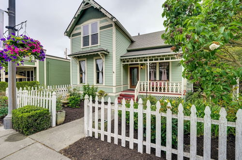 Photo 1 - Charming La Conner Vacation Home w/ Fireplace