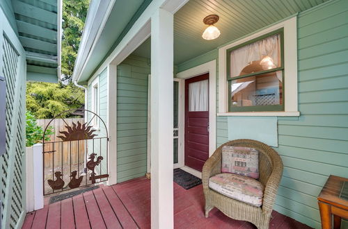 Photo 7 - Charming La Conner Vacation Home w/ Fireplace