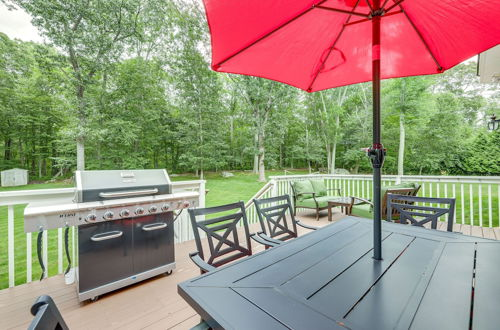 Photo 10 - Spacious Connecticut Home - Deck, Grill & Fire Pit