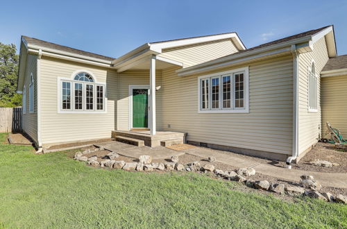 Photo 17 - Holiday Island Home w/ Screened-in Deck & Fire Pit