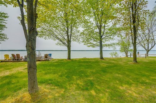 Foto 11 - Waterfront Torch Lake Vacation Rental Cottage