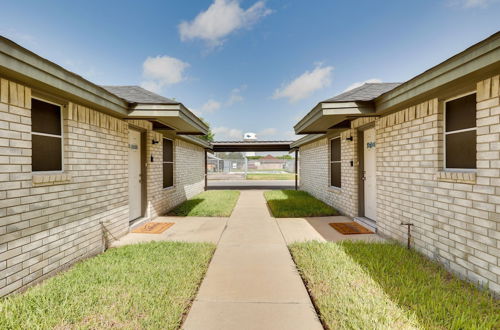 Photo 6 - Pet-friendly Edinburg Apartment With Pool Access