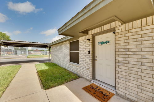 Photo 3 - Pet-friendly Edinburg Apartment With Pool Access