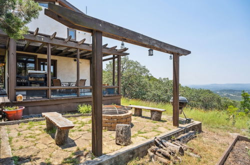 Photo 13 - Pipe Creek Escape w/ Screened-in Porch & Hot Tub