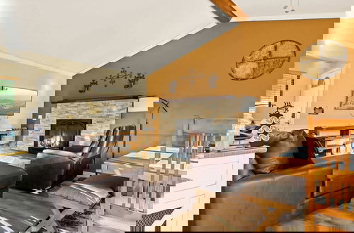 Foto 1 - The Leehive Near Lake Arrowhead Village