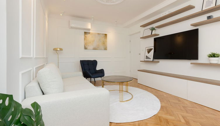 Photo 1 - Apartment in the City Centre by Renters