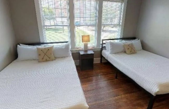 Large Group Downtown Rental - Westend - Photo 2