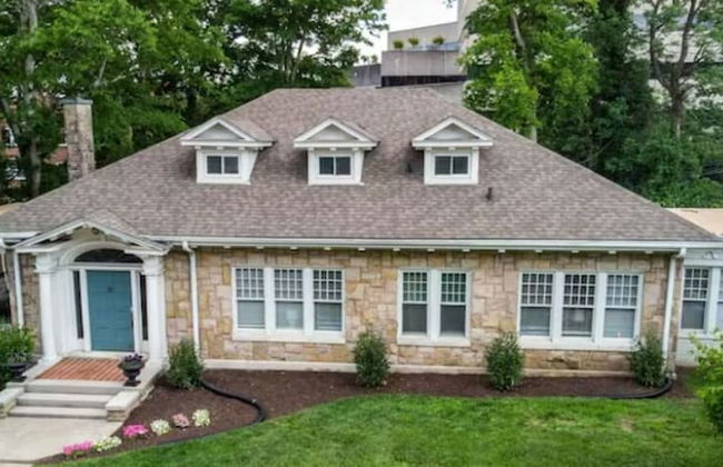 Large Group Downtown Rental - Westend - Photo 1