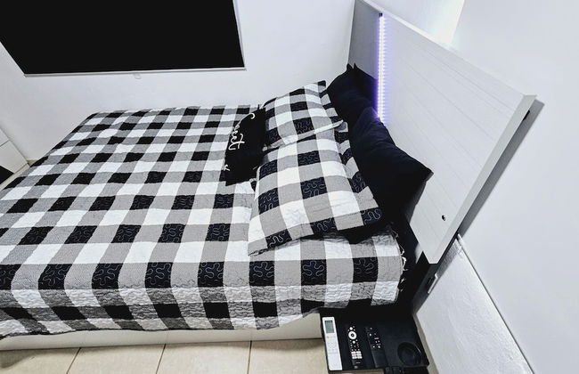 Cozy and Modern Apartment Black & White With Jacuzzi on Terrace - Foto 11