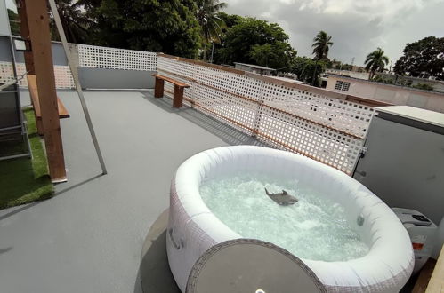 Photo 32 - Cozy and Modern Apartment Black & White With Jacuzzi on Terrace