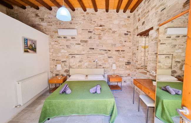 Traditional Village Pool Apartment - Photo 1