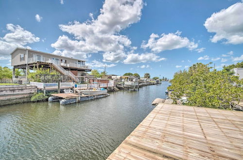 Photo 19 - Sunny Hudson Escape w/ Gulf Views & Boat Dock