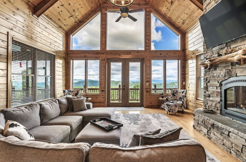 Photo 27 - Spacious Murphy Cabin w/ Game Rooms + Mtn Views