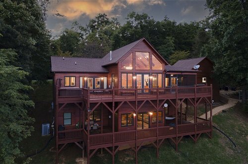 Photo 24 - Spacious Murphy Cabin w/ Game Rooms + Mtn Views