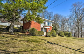 Photo 2 - Cozy Home w/ Private Patio & Views, Hiking On-site