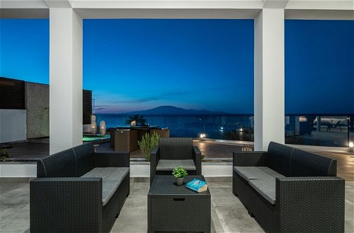 Foto 46 - Luxury Villa Cavo Mare Meltemi With Private Pool Jacuzzi