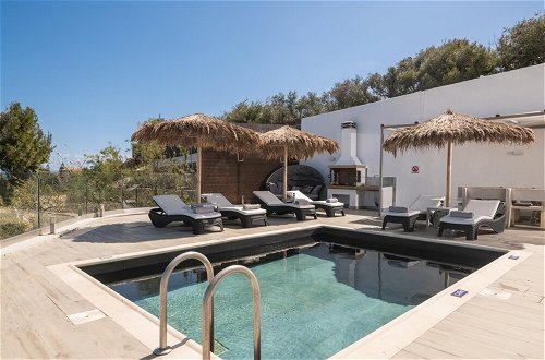 Foto 17 - Luxury Villa Cavo Mare Meltemi With Private Pool Jacuzzi