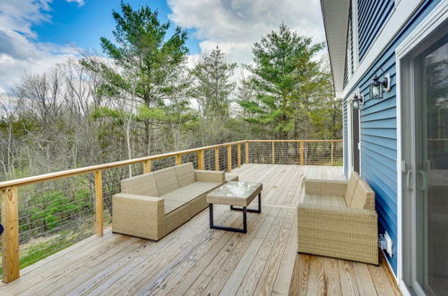 Photo 26 - Sleepy Hollow Lake Home w/ Deck, Pool Access