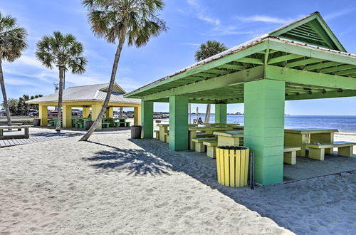 Photo 17 - Cozy Home With Ocean View: 5 Mi to Keaton Beach